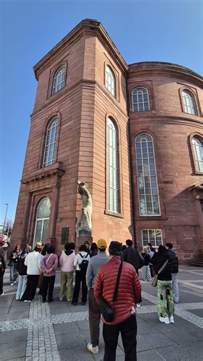 독일 민주주의의 상징인 파울 교회(Paulskirche)입니다.