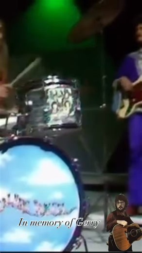 MissMissyPhillly🎼🎹🎸 on Instagram: "In memory of Gerald Rafferty (16 April 1947 – 4 January 2011) was a Scottish singer- songwriter. He was a founding member of Stealers Wheel, whose biggest hit was “Stuck in the Middle with You” in 1973. His solo hits in the late 1970s included “Baker Street”, “Right Down the Line” and “Night Owl”. Stealers Wheel 1973 Sorry last one was Joe Eagan This is Gerry ! “Stuck in the Middle with You” (sometimes known as “Stuck in the Middle”) is a song written by Sco