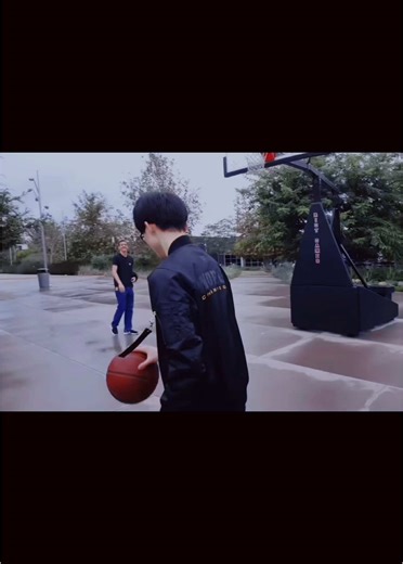 Faker's Incredible Basketball Moment