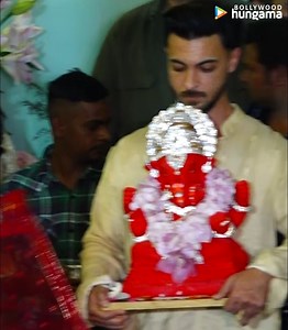 58K views · 10K reactions | Arpita and Aayush Sharma bid adieu to their Ganpati along with Salman Khan, Aaditya Thackeray, Neha Dhupia, Angad Bedi and more. #ArpitaKhan #SalmanKhan #AadityaThackeray #AayushSharma #NehaDhupia #ganeshchaturthi #ganpati2022 #bollywood | BollywoodHungama.com | Facebook