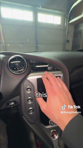 Supercar vs Superbike Comparison: McLaren 750S vs Ducati Superleggera V4