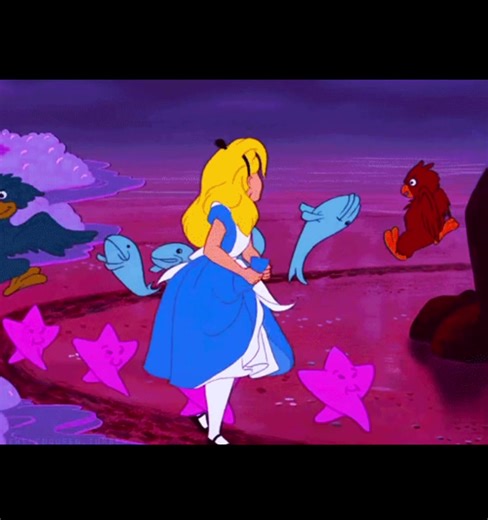 such a beautifully animated movie ⏱️🐇💙 #fyp #aliceinwonderland #disney #edits #gifs