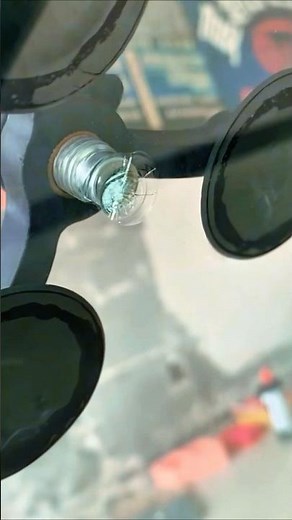 A great idea for gluing cracked glass yourself.#diy #tips #trick