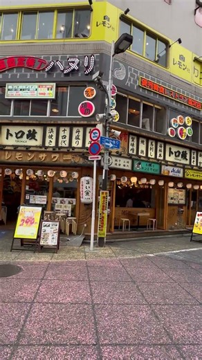 ย่านช้อปปิ้งและแหล่งบันเทิงที่มีชีวิตชีวาใน ย่านชินจูกุ (Shinjuku)