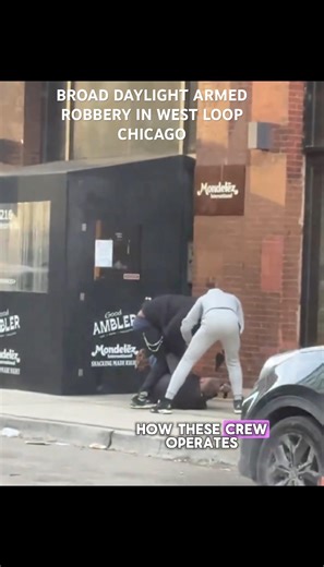 Broad Daylight Armed Robbery In West Loop Chicago #shorts
