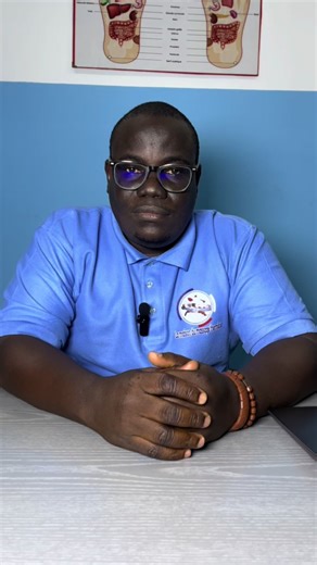 Découvrez comment nos appareils combinent le massage, et la chaleur infrarouge pour soulager vos tensions et réaligner votre corps. Une technologie de pointe au service de votre santé ! 📍 Prêt à tester par vous-même ? N'hésitez pas à nous contacter en message privé ou par téléphone pour réserver votre séance ou poser vos questions. #Ceragem #BienEtre #SanteNaturelle #MassageTherapeutique #DosEnBonneSante