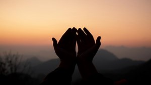 5 Doa Nabi Musa Arab, Latin, dan Artinya, Ini Manfaat dan Cara Mengamalkan