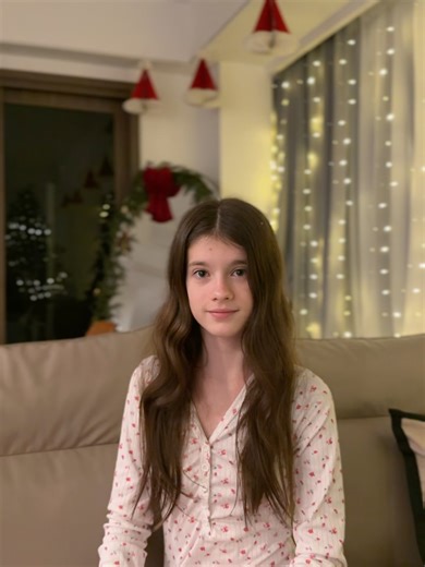 Sofi_Odnokolova｜model｜blog｜реклама on Instagram: "Today is the birthday of Sophie’s friend and fan club manager Anika @sofi_official_fanclub . Anika, we wish you a happy birthday, we wish you happiness every day, travel, and academic success!!! We hug and say thank you so much for your attention and help.🫶🏻 今天是Sophie的朋友和Anika粉丝俱乐部经理的生日。 我们祝你生日快乐，让你快乐，实现你的梦想！!! 我们拥抱并说谢谢你的关注和帮助。"