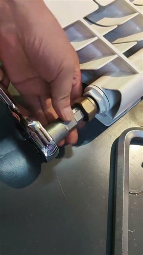 This method of adjusting the radiator valves is both time-saving and labor-saving.#Heating