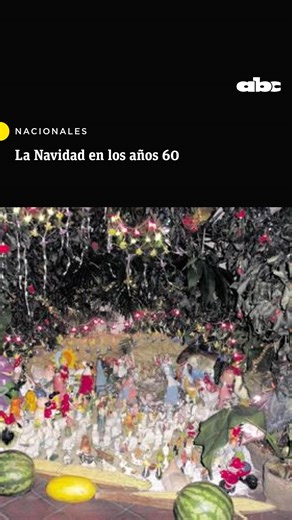 ASÍ ERA LA NAVIDAD EN LOS AÑOS 60 🎄 🔸Recurrimos a la hemeroteca del diario abc y desempolvamos un valiosísimo registro fotográfico de finales de los años sesenta, puntualmente, imágenes de lo que eran las compras navideñas en el mercado municipal número 4. Les compartimos este pedazo de nostalgia con aroma a flor de coco. 📲 abc.com.py/deportes | ABC Digital