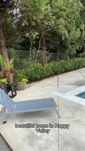 ✨ Touring a former Portland Trail Blazers Street of Dreams home in Happy Valley, Oregon! This 20-second walk-through shows off luxury PNW architecture, high-end finishes, and the iconic style that made this home a standout. Thinking about buying or selling in Happy Valley or the Portland metro? I’ve got you. 🏡💛💙 #StreetOfDreams #HappyValleyOregon #TrailBlazersHome #LuxuryHomesPNW #OregonRealEstate #PortlandRealtor #HappyValleyHomes #PNWRealtor #PaldiHomes | Paldi Homes - Merin Paldi Licensed 