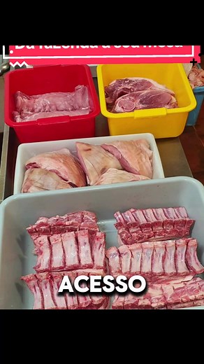 Da fazenda a sua mesa! 🐷🍖 No Rei dos Porcos em Luanda, os porcos passam por um processo incrível até se tornarem mais de 20 cortes suculentos! Picanha, entrecosto, lombo e muito mais! 🤤 Peça já os seus favoritos, máxima frescura! Encomende conosco ou visite nossa loja no Maculusso! #ReiDosPorcos #CortesDeCarneDePorco #DelíciasSuculentas
