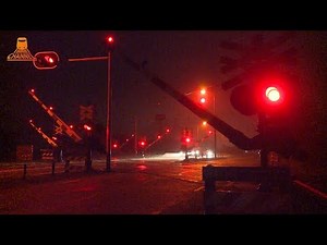 DUTCH RAILROAD CROSSING BY NIGHT - Zwolle - Hessenweg