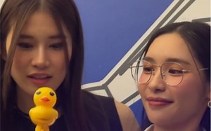 Anda好像很喜欢这个鸭子哈哈哈【今天我又是挖掘机挖掘更多AL视频】