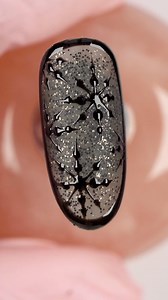 1K views · 66 reactions | Śnieżynkowe zdobienie paznokci ❄️ Tutorial krok po kroku z lakierami WW7 i B1 | PALU Cosmetics | Facebook