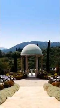 Touring Villa Leopolda
