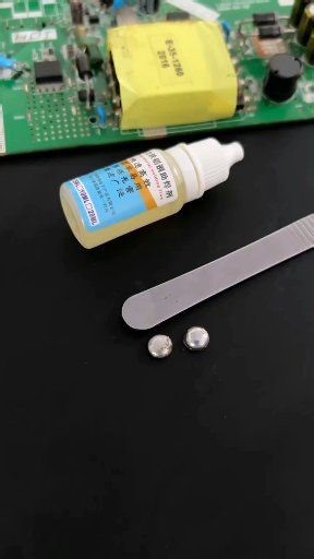 how to use liquid soldering paste? #solderingpaste #diyelectronics #solderingtool #howtosoldering | Friends Electronics