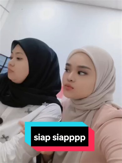 menjadi2 dengan dak ema.korang jangan pening2 kene happy2 sebab YONG EZ SENTIASA DISISI ANDA ☺️#fyp #kl #batupahat #melaka #muar