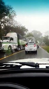 ‼️#Carreteras ⚠️ Se reporta vehículo de carga volcado sobre la carrera Pachuca-Tuxpan a la altura del Reparo en #Xicotepec⚠️ | RED periodismo veraz y objetivo | Facebook