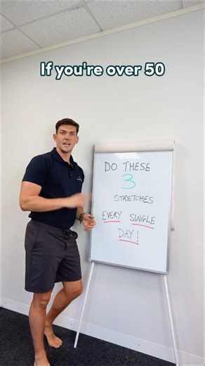 If your hips, back, and shoulders feel stiff, especially after sitting or first thing in the morning, this short mobility routine is a great place to start. 🟢 Seated Glute Stretches × 10 reps This helps reduce hip stiffness, eases pressure through the lower back, and makes both walking and sitting feel noticeably more comfortable. 🟢Thread-the-needle × 5 reps on each side This movement improves upper-back and shoulder mobility, which can help you reach more easily, sit taller, and take strain o