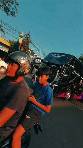 bulan madu di awan biru #busmania #buspariwisata #skylanders #utrans #volvob11r #automobile #fyp