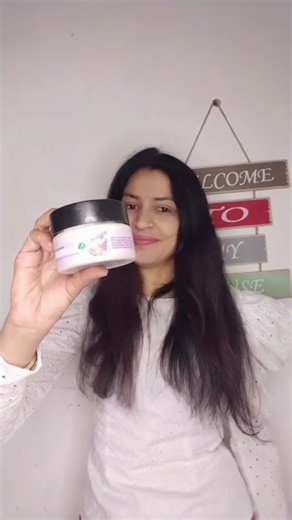 Renu Sharma on Instagram: "#AD Finally found a hair mask that works for Indian hair and humidity 🌦️ Sulphate-free, naturally derived, and your hair frizz stays under control for hours ✨ Comment LINK to check it out. #LoveBeautyAndPlanet #LBPHairMask #HairCareIndia #FrizzControlled IndianHairCare SmoothHairDays ArganOilHair SulphateFreeHair HairGoals"