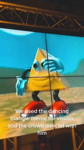 We put the dancing triangle meme on the visual screen on one of my shows. The crowd went absolutely crazy and started partying with him😂#music #dj #housemusic #techhouse #foryou #foryoupage #martenhorger