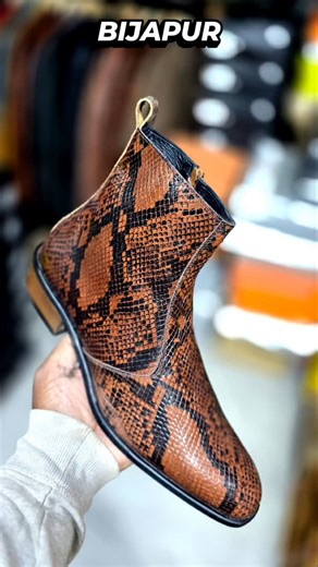 B4U EXPORT LEATHER HUB on Instagram: "ONLINE ORDER DISPATCH BIJAPUR 💥MOST TRADING HOTSALE LUXURY OUTFITS PARTY WEAR GOLDEN HEEL GOLDEN TOE HEEL CHELSEA BOOTS LEATHER SOLE 🔥💥 💯 % Original Leather shoes boots jacket Belts wallets B4U EXPORT LEATHER HUB KHANMARKET AMIRNISHA ALIGARH BOOK NOW -8439722251 ALL INDIA SHIPPING🛩️✈️🚀 FREE FREE FREE FREE FREE Introducing our **Premium Leather CUBAN HEEL CHELSEA BOOTS**—crafted to perfection for those who appreciate timeless elegance and unmatched comf