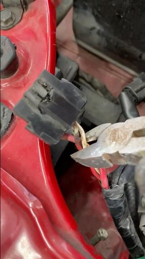 ⚡️Cambio de conector para bombilla H4💡 #automobile #mechanic #diy #repair #fix