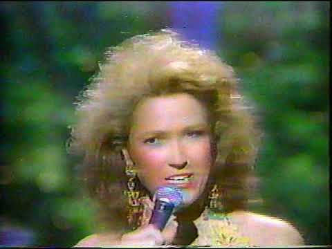Tanya Tucker - Tennessee Woman (Hee Haw 1990)