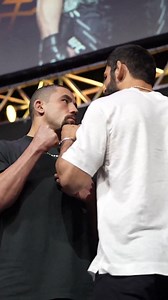 171K views · 3K reactions | ¡Van a saltar chispas! ⚡⚡ Robert Whittaker y Khamzat Chimaev se enfrentarán este sábado 26 de octubre en el coestelar de #UFC308 y la cartelera completa va  EN VIVO  en  #Disneyplus Premium 11:00  10:00  9:00  8:00   @espnmma #ESPNKnockOut #robertwhittaker #khamzatchimaev | ESPN KnockOut | Facebook