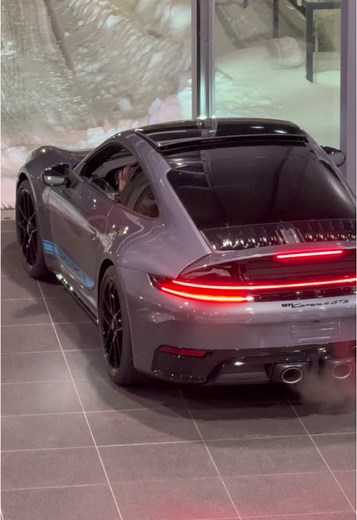 Experience the New 992.2 Carrera 4 GTS from Porsche