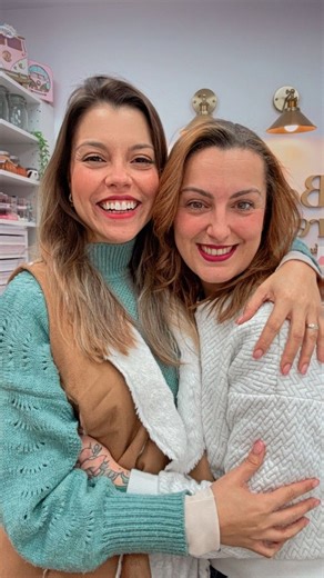 MasterNet on Instagram: "SCRAPWEEKEND!! El evento scrapero que no te puedes perder este 2026!! @alaznevales y Johanna Rivero @bellasycreativas juntas en un super evento de 2 días inolvidables🙌🏻 llenos de aprendizaje, diversión, regalos, sorpresas y momentos especiales🩷 Te esperamos el 27 y 28 de junio en en Centro de Convenciones de CDS en Ciudad de Panamá🇵🇦 ¿Qué esperas para reservar tu cupo y ser parte de experiencia única"