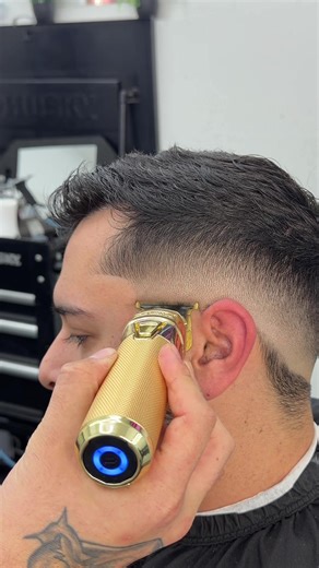 Final Touches for a Blurry Mid Fade Haircut