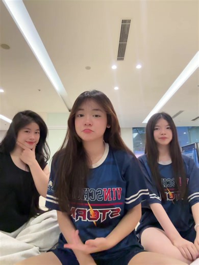 có mụt ng con gái @Nguyễn Mỹ Anh💫 @Ngô Trần Bảo Anh #fyp #dance #vinschool