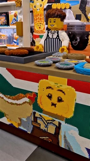 LEGO Chef Frying Sausages 🥖 | Sandwich Fun!#lego #legoshorts #legostore #legofan #legofood #shorts