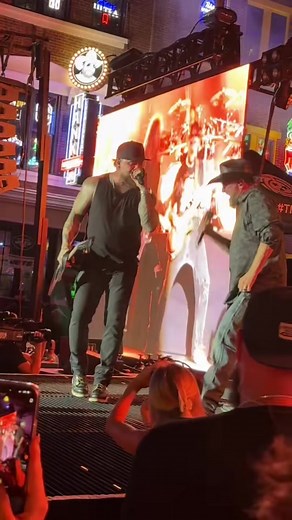 @Brantley Gilbert and @Colt Ford performing “Dirt Road Anthem,” a song they co-wrote for @Jason Aldean. The performance, which took place during the World’s Largest Album Release Party for Gilbert’s new album Tattoos, marked Ford’s return to the stage several months after he suffered a heart attack. #BrantleyGilbert #BrantleyGilbertNation #Tattoos #bg #BGNation #ColtFord #nashvilletn #countrymusic #countrysinger #nashville #musiccity #livemusic #duet #jasonaldean #dirtroadanthem #musiccitygrandp