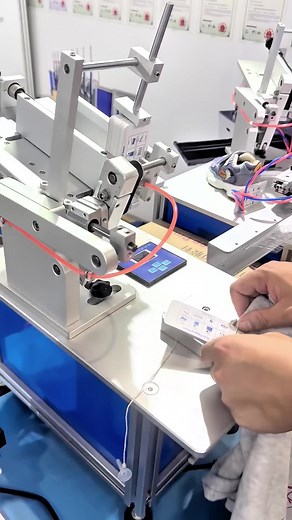 Máquina de etiquetado automática para ropa y juguetes