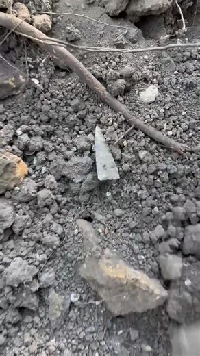 Nice blade fell out of the wall for @DuaneMcghghy in Gatesville, Tx. #texas #history #prehistory #artifacts #arrowhead #blade #nativeamerican #buriedculture | Buried Culture
