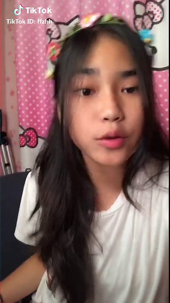 Creative Hand Gestures Inspired by Hello Kitty