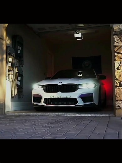 The Beast Has Arrived – BMW M5 Entry That Shook the Streets!” 🔥