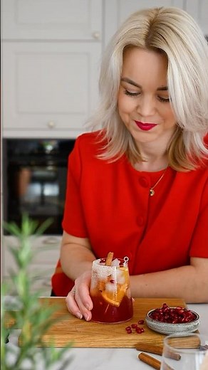Aperol Ginger Spritz - Aperitif for Christmas #drink #recipe