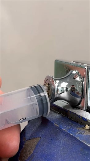 How to Easily Remove a Broken Key | Genius Craft