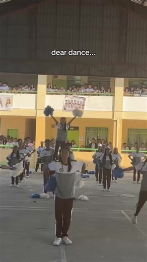 ba't kase pumapalakpak agad? e may drumroll pa HAHAHAHAHAHAHAHAHA 😭😭 #cheerdance #malimali #error #funny #viralvideo