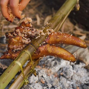 Shhh... she is cooking! :) Well, we can say this is an impressive way of grilling pork tails! Enjoy! Keep up the good work, Survival Camping Food @Youtube > https://bit.ly/2Nj1Oq2 #pork #bushcraft #outdoors #grill #foodstory #cooking | FoodStory.net