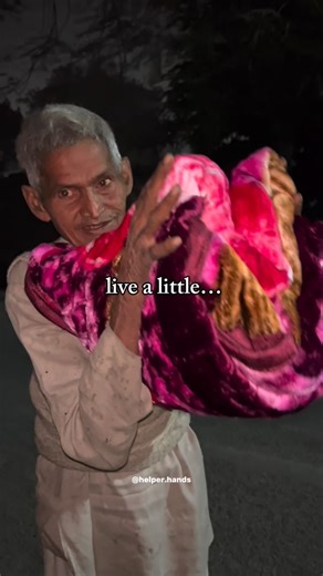 Helper Hands🤝❤️ on Instagram: "Winter has arrived, and sadly, many people still don’t have the warmth they need. While we sleep comfortably, there are others spending their nights under the open sky. Just ₹500 can provide someone with a blanket a small gesture that can become their protection from the cold. We’ve already helped many, but there are still countless others waiting. If you’re able, please consider donating and helping someone stay warm this winter. 🧣💙 DM us for more details. 📩 .