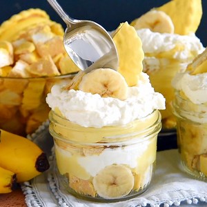 3.9K views · 96 reactions | Ready to go bananas over this trifle recipe? If you love banana pudding, you are going to go crazy for this old time Southern mash up with Banana Moon Pies®! Layers of creamy pudding, homemade whipped cream, fresh bananas and the iconic Banana Moon Pies combine to make one out-of-this-world Banana Moon Pie Trifle! Recipe: https://www.imperialsugar.com/recipes/banana-moon-pie-trifled | Imperial Sugar | Facebook