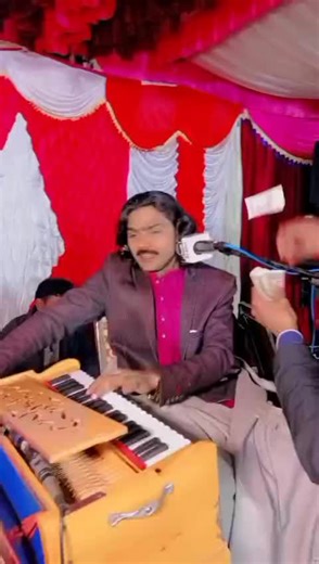 Exciting New Stutes Showcase by Singer Ali Khan