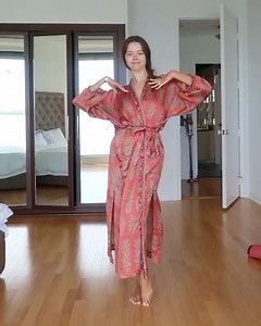 864K views · 10K reactions | Sunshine energy all day every day ✌ ⁠ Stylist - Benny 殺⁠ Robe - old ZARA Dress - Maje Sandals - Mango Hand chain - Leia by Valeria Lipovetsky Link ring - Leia by Valeria Lipovetsky Earrings - Leia by Valeria Lipovetsky Bag - Bottega Veneta Sunnies - Leia by Valeria Lipovetsky Loren ⁠ ⁠ #vlstyles | Valeria Lipovetsky | Facebook