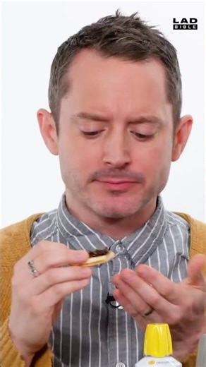 Elijah Wood & Sarah Michelle Gellar Try Branston Pickle for the First Time 🤢